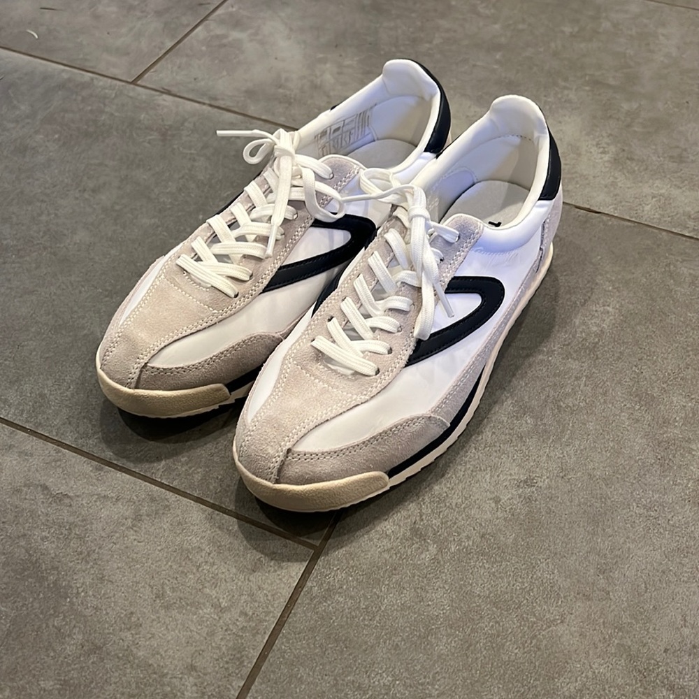 Tretorn womens casual sneakers- size 8